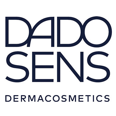 Logo mit dem Schriftzug DADO SENS in großen, fetten Buchstaben und DERMACOSMETICS in kleinerem Text darunter, alles in einer modernen, dunkelblauen Schrift auf weißem Hintergrund.