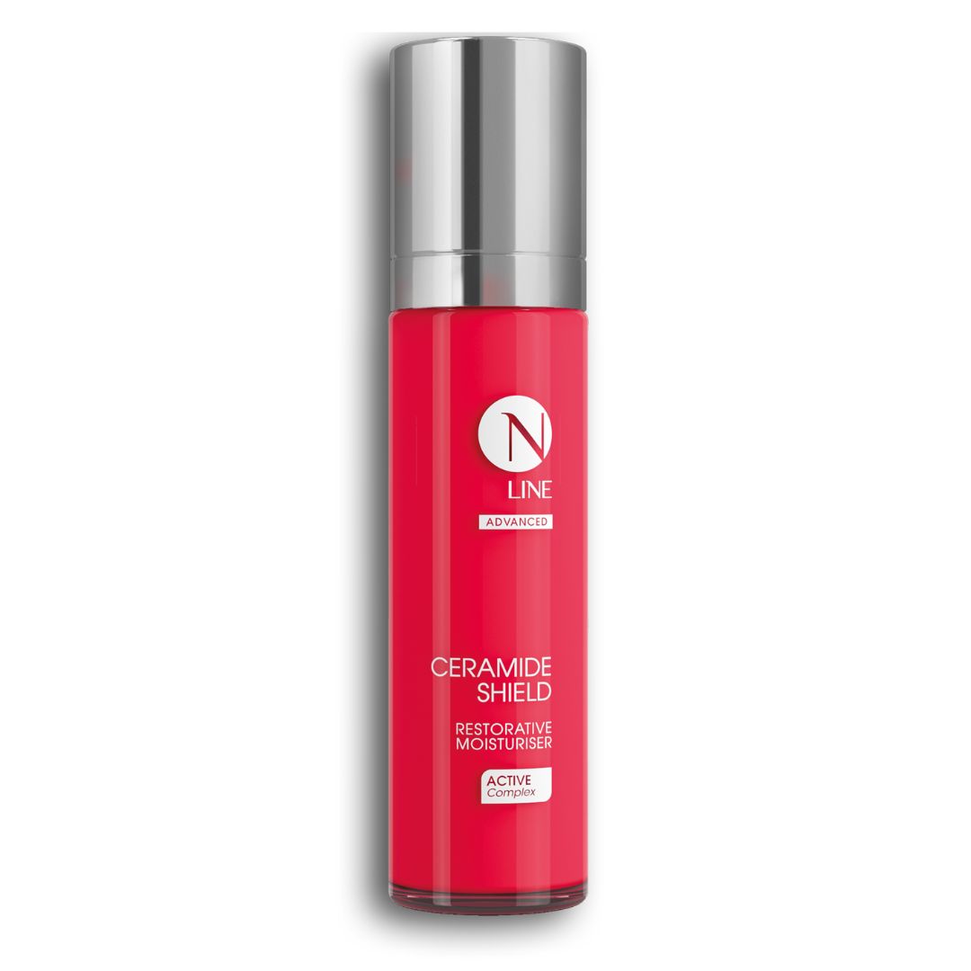 Eine rote Flasche NEAUVIA NLINE Ceramide Shield Feuchtigkeitscreme mit silbernem Verschluss, weißer Schrift und dem Etikett "Active Complex" steht aufrecht auf weißem Hintergrund.