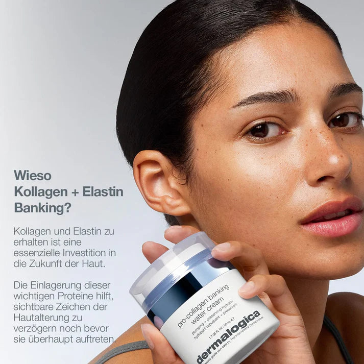 Eine Frau mit strahlender Haut hält einen Tiegel mit dermalogica Pro-Collagen Banking Cream. Der deutsche Text neben ihr hebt hervor, wie Kollagen und Elastin dazu beitragen, die Jugendlichkeit der Haut zu erhalten und sichtbare Zeichen der Hautalterung zu reduzieren.