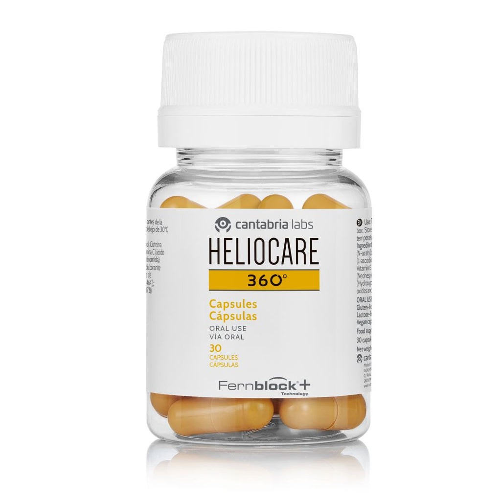 Eine durchsichtige Plastikflasche mit HELIOCARE® 360° - Kapseln, gefüllt mit gelben Kapseln, mit einem weißen Verschluss und einem Etikett mit Produktinformationen.