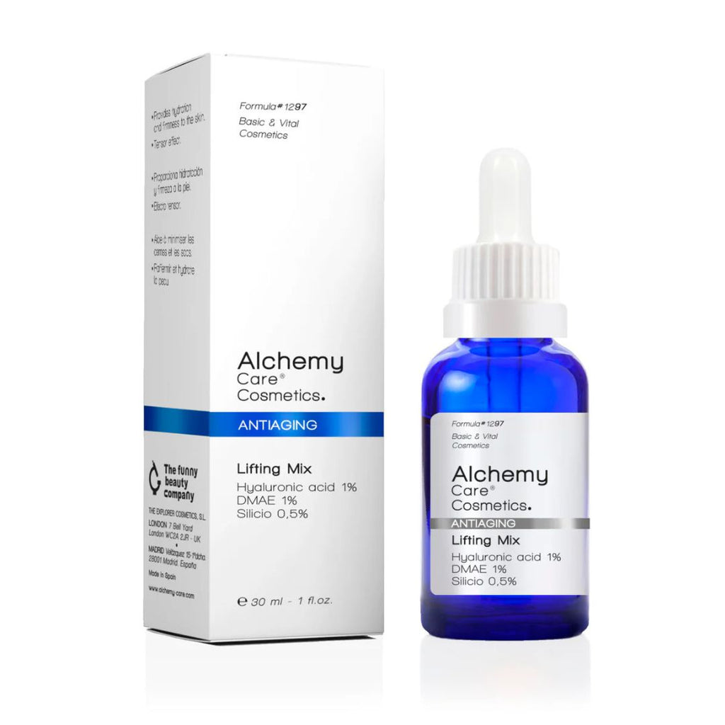 Eine blaue Glastropfflasche mit der Aufschrift Alchemy Care Cosmetics Lifting Mix steht neben einer weißen Schachtel, die beide den Produktnamen und das Branding tragen.