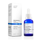 Eine blaue Glastropfflasche mit der Aufschrift Alchemy Care Cosmetics Lifting Mix steht neben einer weißen Schachtel, die beide den Produktnamen und das Branding tragen.