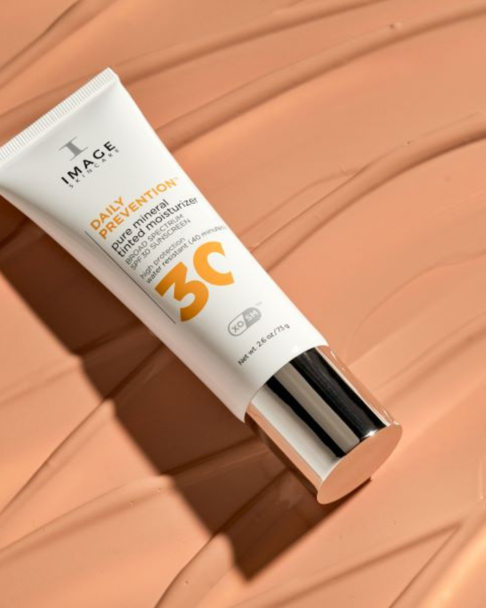 IMAGE SKINCARE DAILY PREVENTION Pure mineral tinted moisturizer SPF 30